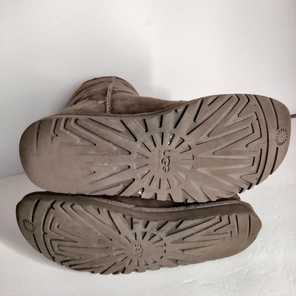 UGG BOOTS - Picture 6 of 8